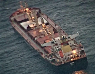 Индийски военен кораб прехвана „Руен“ и призова сомалийските пирати да се предадат