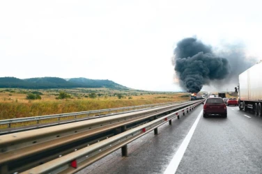 Пожар в ТИР блокира движението по автомагистрала Тракия