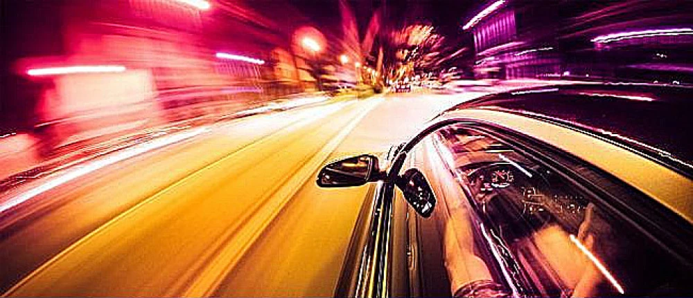 Все по-бързи: Млад шофьор засне себе си, като кара със 180 км/ч по магистрала София-Варна