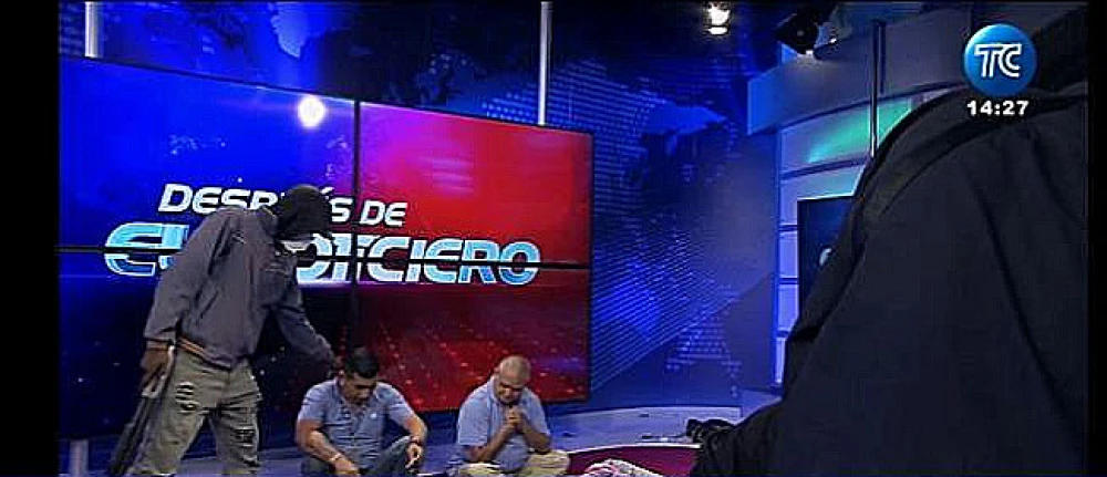 Телевизионно студио в Еквадор атакувано от въоръжени, заложници взети