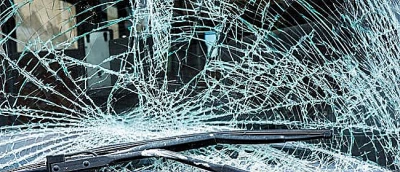 Затворен път, кола в пламъци и загинал водач след катастрофа между Велико Търново и София