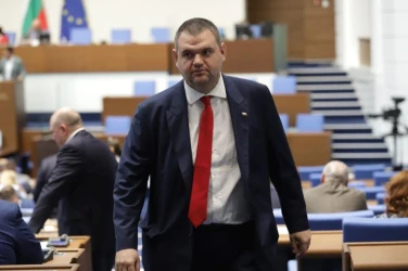 Пеевски призовава за предсрочни избори: Без ГЕРБ-СДС няма правителство