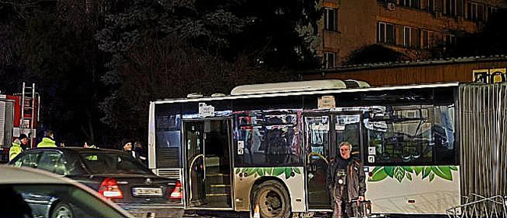 Жертва на страшния автобусен инцидент в София: Жената е с ампутирана нога