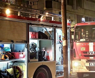 Пожар в София: Трима обгазени в квартал Слатина