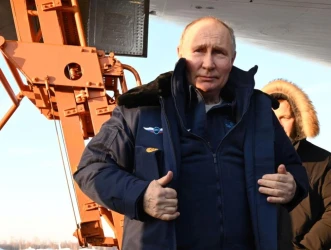 Президентът Путин блесна с пробен полет на военен самолет, способен да носи ядрени ракети (ФОТОГАЛЕРИЯ)