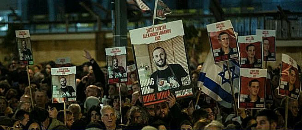 Масови протести в Тел Авив се издигат с исканията за оттегляне на Нетаняху