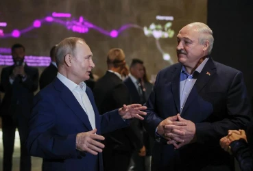 Путин шегува с Лукашенко: Не бъди скъперник, дай ни яйца