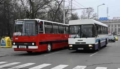 Пътуване в миналото: Ретро автобуси водят до старата резиденция на Тодор Живков (ФОТОГАЛЕРИЯ)