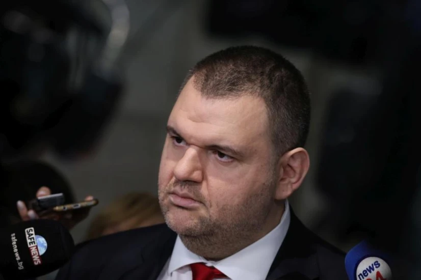 Пеевски: Президентът не одобрява, че България няма да се гмурка във вакуума на служебните му кабинети