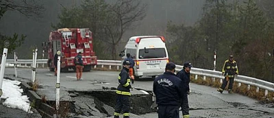 Увеличава се броят на загиналите при земетресението в Япония, риск от свлачища