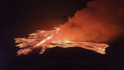 Исландски вулкан изхвърли фонтани от лава в четвърто изригване от декември