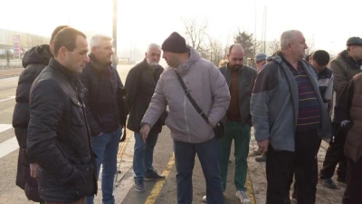 Бургас: Отбиха 85-годишен и неговия син с тояги след спор за пиратки