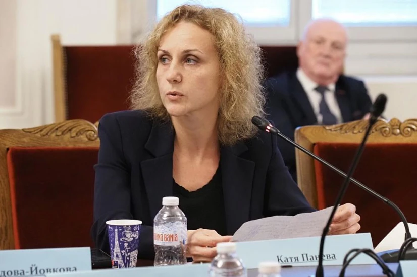Биография на Катя Панева - претендент за поста министър на здравеопазването